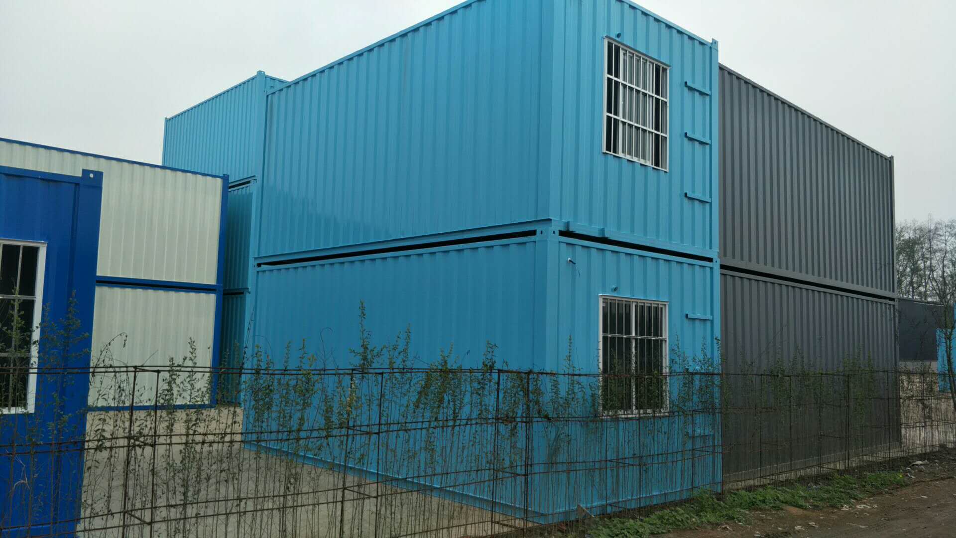 建設(shè)成都集裝箱房的主要材料是什么？有哪些特性？